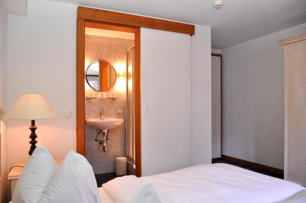 Hotel De La Paix Champéry Стая снимка